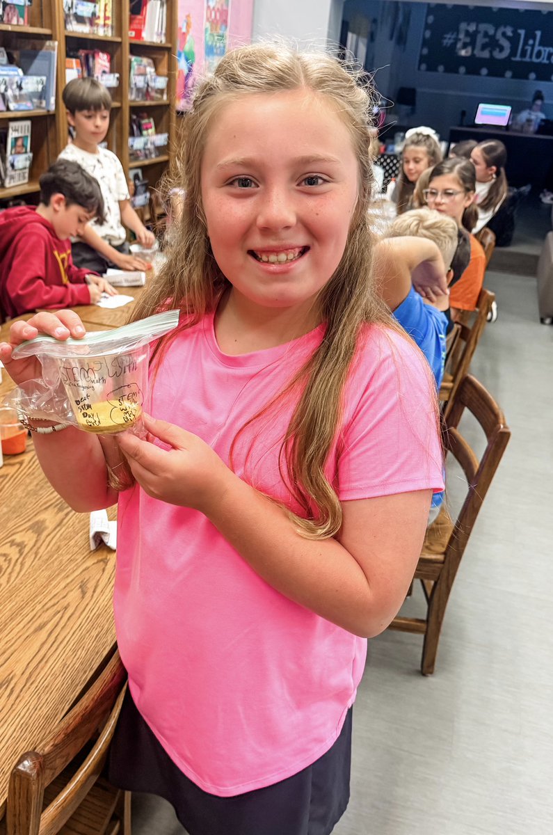 CCPS_Library's tweet image. STEM DAY was a blast! I had so much fun visiting with my past CCPS littles and creating 3-dimensional sand structures!!!🖤💛 @STEM_CCPS @STEMCullmanCity