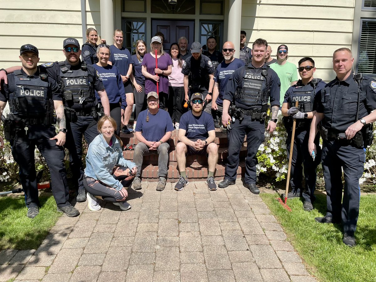 New Westminster Police Department (@newwestpd) on Twitter photo We’re big fans of our neighbours <a href="/honourhouse/">Honour House</a>. They provide a home away from home for military, veterans, and emergency services personnel. We encourage you to visit their profile to learn more. Our team visited today to lend a hand in keeping the property looking its best. ❤️ We’re big fans of our neighbours <a href="/honourhouse/">Honour House</a>. They provide a home away from home for military, veterans, and emergency services personnel. We encourage you to visit their profile to learn more. Our team visited today to lend a hand in keeping the property looking its best. ❤️