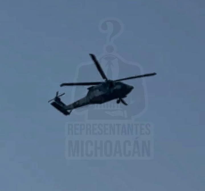 #ULTIMAHORA
En un operativo conjunto detienen en Huandacareo, #Michoacan, a “La Güera”, operadora financiera del Cártel Jalisco Nueva Generación.
La detenida, estaba encargada de realizar movimientos financieros. #EjercitoMexicano #GuardiaNacional <a href="/adn40/">adn40</a>  <a href="/Milenio/">Milenio</a> #DiaDelTrabajo