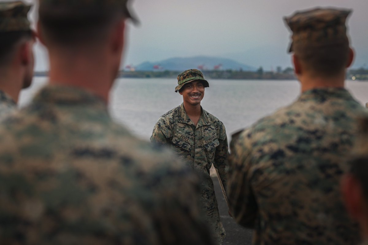 3d_Marine_Div's tweet image. Our Marine receives his promotion during Exercise Balikatan 25 near Subic Bay, Philippines. This promotion highlights growing leadership potential, technical proficiency, and a commitment to the Marine Corps' values.   (@USMC 📸 by Cpl. Iyer P. Ramakrishna)