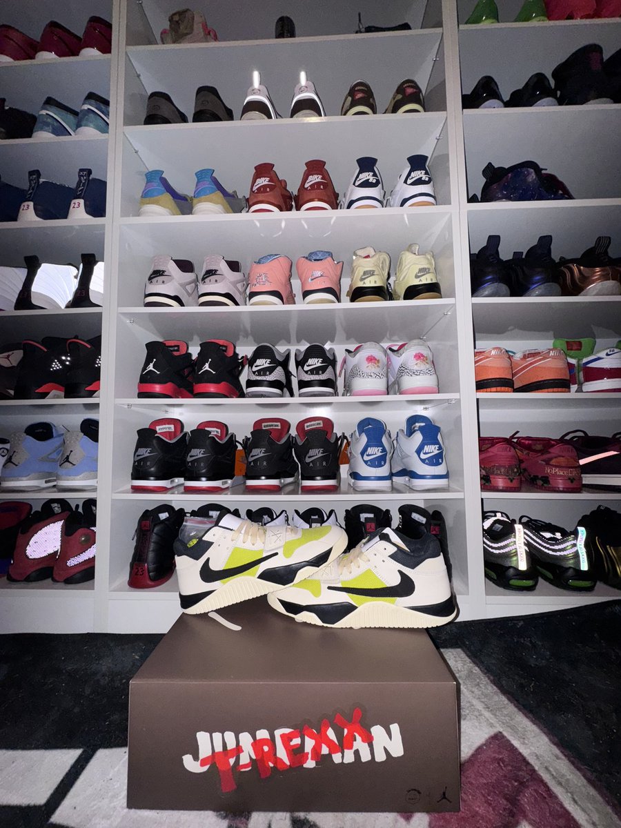 Walt_TheGreat's tweet photo. Mail call, next day air ✈️snkrs #personals @snkr_twitr https://t.co/8yQOna8BIp