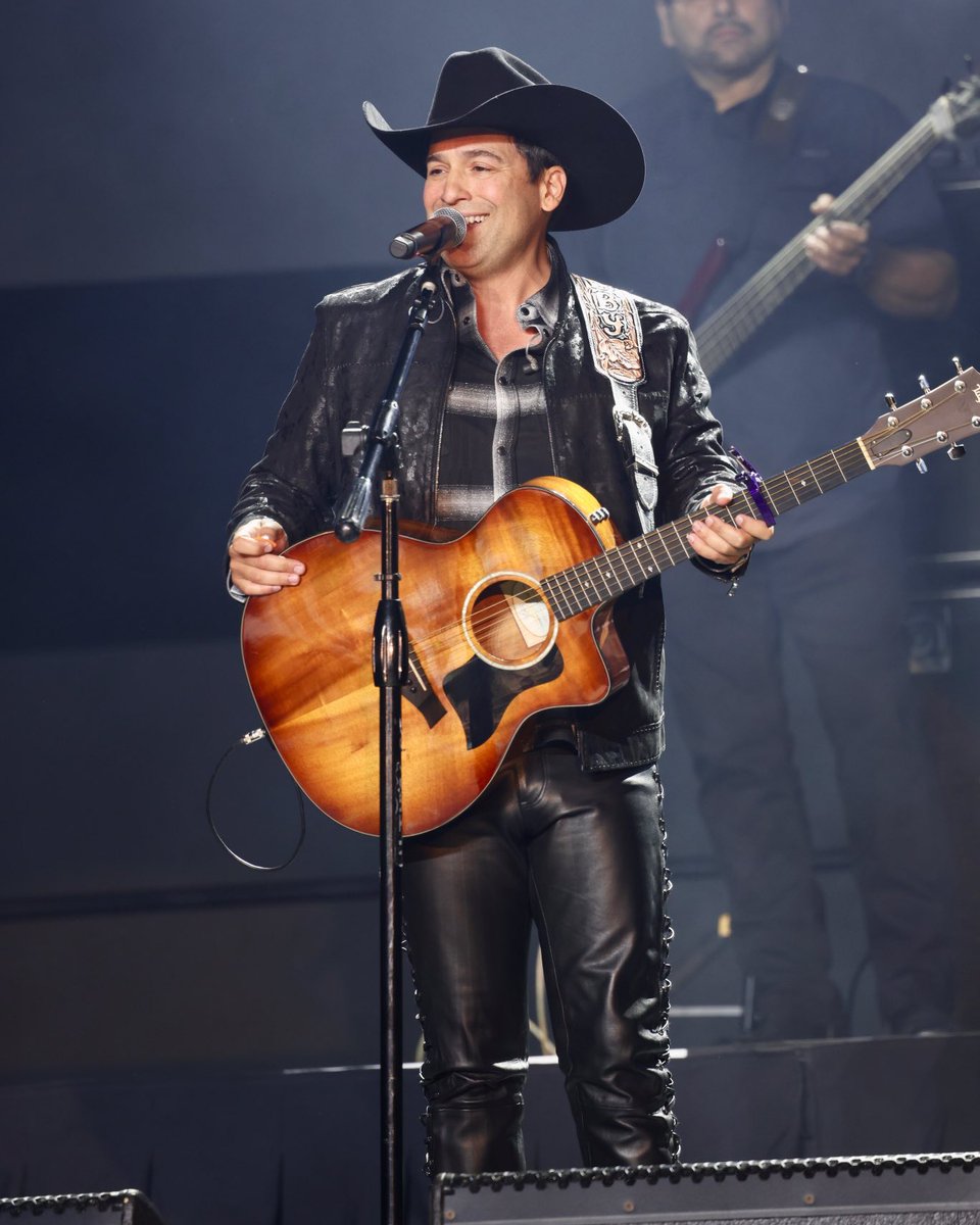 Arena Theatre (@arenatheatre) on Twitter photo 🎶 ¡Houston, prepárate para una noche inolvidable! 🎶
<a href="/bobbypulido425/">Bobby Pulido</a> llega a Arena Theatre con su Puerta Grande Tour, acompañado por Roberto Pulido. ¡No te lo puedes perder!
🗓 Viernes, 28 de noviembre 2025
🔗 Compra aquí: bit.ly/412C1Vg
📞 Info: 713-772-5900 🎶 ¡Houston, prepárate para una noche inolvidable! 🎶
<a href="/bobbypulido425/">Bobby Pulido</a> llega a Arena Theatre con su Puerta Grande Tour, acompañado por Roberto Pulido. ¡No te lo puedes perder!
🗓 Viernes, 28 de noviembre 2025
🔗 Compra aquí: bit.ly/412C1Vg
📞 Info: 713-772-5900