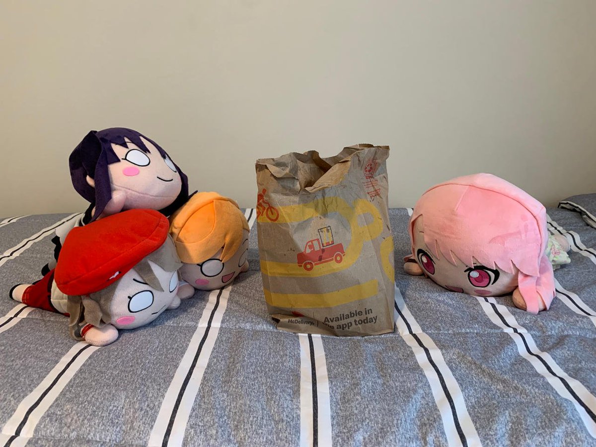 ❤️Salutations, my wonderful Makis, Yumus, &amp; Woobies!❤️

For the happiest day of the week, a massive McDonald's meal for a whopping four 'Beris! I'm spending the next two weeks at dad's place, but I have a few babies to share that time with! Happy #FunkyNesoFriday, folks!