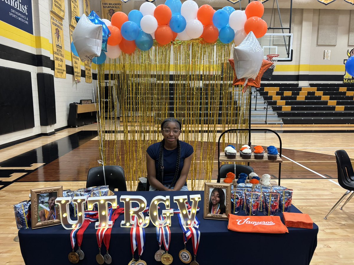 FB Marshall Track (@fbmarshalltrack) on Twitter photo Congrats goes out to our Spring Signees, thanks for everything you’ve done for the program ladies 💛🖤
#BMF4EVA
<a href="/diorkiarii/">Dior Williams</a> <a href="/BriannaBrink07/">Brianna Brinkley</a> Congrats goes out to our Spring Signees, thanks for everything you’ve done for the program ladies 💛🖤
#BMF4EVA
<a href="/diorkiarii/">Dior Williams</a> <a href="/BriannaBrink07/">Brianna Brinkley</a>