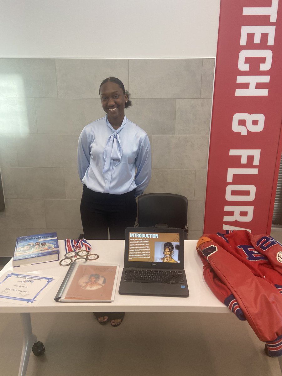 Senior showcase night <a href="/AlwaysExporter/">Brazosport High</a> makes my heart swell! These <a href="/BISD_CTE/">Brazosport ISD CTE</a> students and are #FutureReady!