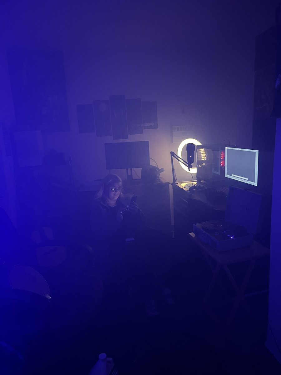 unicus_fr's tweet image. I bought a fog machine.
Not sure if I’m making a music video or summoning a ghost.
#FogMachine #RandomProjects