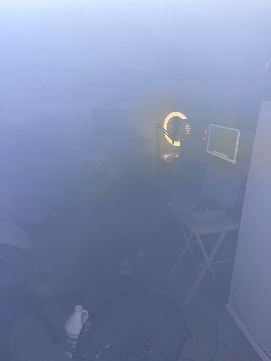 unicus_fr's tweet image. I bought a fog machine.
Not sure if I’m making a music video or summoning a ghost.
#FogMachine #RandomProjects