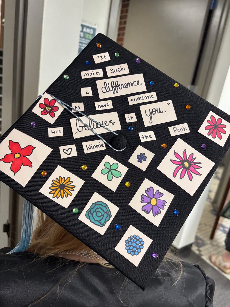 ohiou_lancaster's tweet photo. Celebrating the #OHIOLancaster Class of 2025! Their creative mortarboard and stole designs continued a favorite annual tradition—and wowed the crowd once again!
#OHIOGrad2025 | #MortarBoard | #GraduationStoles | #ForeverOHIO https://t.co/j4E1FK4j7g