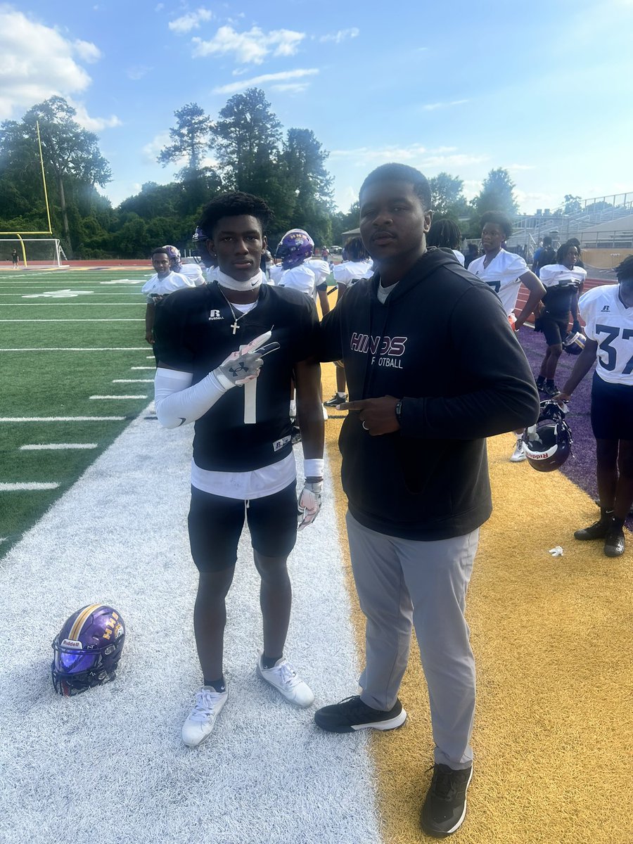 Davion Young HHS🐯 (@young5davion) on Twitter photo Blessed to receive my second offer from HINDS🤝🏾!!#agtg <a href="/CoachDora_/">Terrian Dora</a> <a href="/CoachAGibbs/">Coach A. Gibbs</a> <a href="/CoachKLacey/">Coach Kendall Lacey</a> <a href="/jarereimonenq/">Jarius Reimonenq</a> Blessed to receive my second offer from HINDS🤝🏾!!#agtg <a href="/CoachDora_/">Terrian Dora</a> <a href="/CoachAGibbs/">Coach A. Gibbs</a> <a href="/CoachKLacey/">Coach Kendall Lacey</a> <a href="/jarereimonenq/">Jarius Reimonenq</a>
