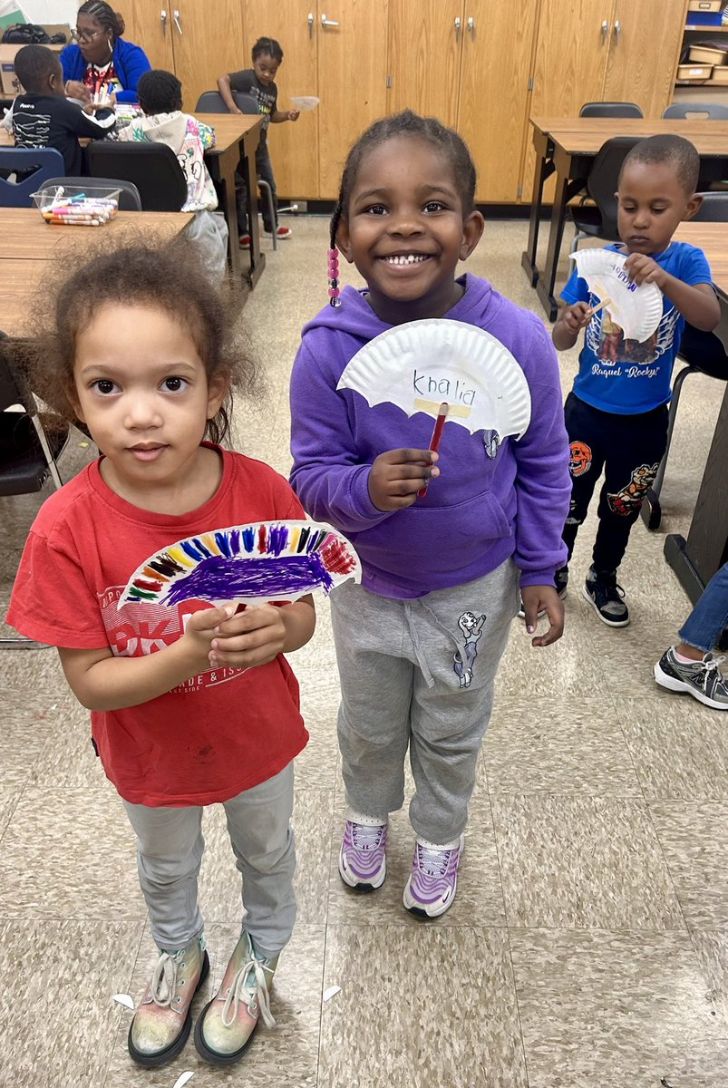 4/5th Art Studio students created their own flowers inspired by the Art in Bloom exhibit at the IMA. 
PreK students made umbrellas to go along with learning seasons and weather, singing Rain, Rain, Go Away with our umbrellas was so fun!