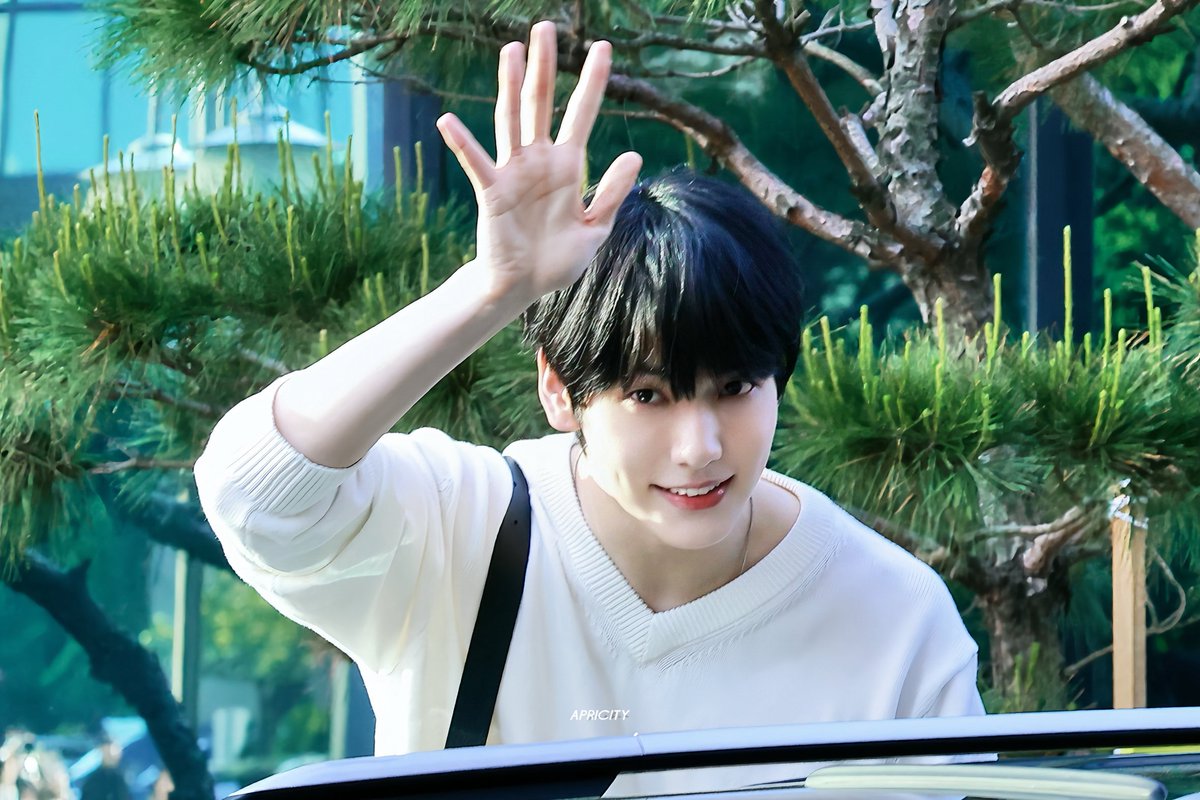 250502 중퇴

#수빈 #SOOBIN #スビン 
#TXT #투바투 #투모로우바이투게더