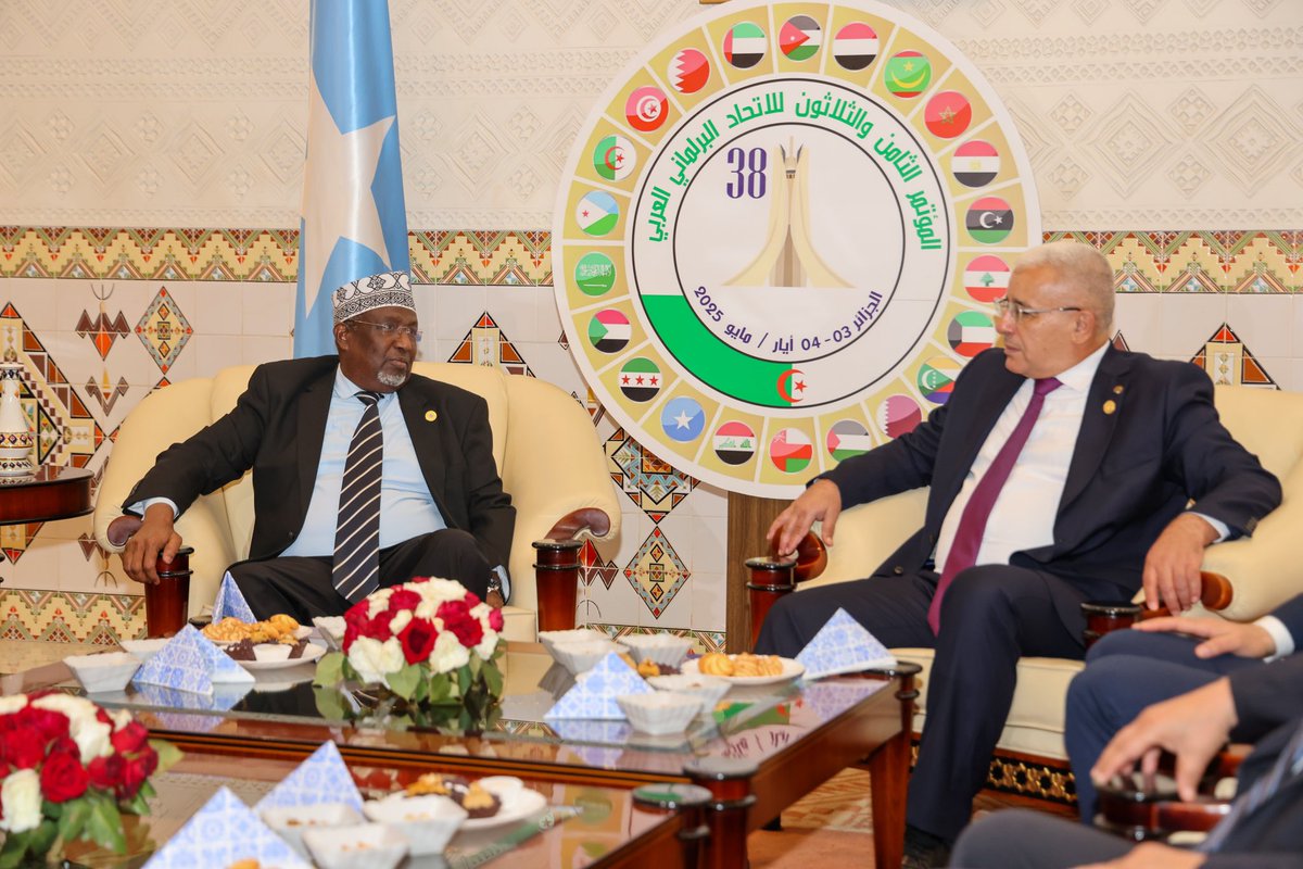 Guddoomiyaha Golaha Shacabka ee BJFS Mudane Sheekh Aadan Maxamed Nuur (Madoobe) iyo wafdi Xildhibaano ah oo uu hogaaminayo ayaa gaaray Magaaladda Algiers ee caasimadda wadanka Algeria halkaasi uu uga qeyb geli doono shirka Guddoomiyaasha Baarlamaanadda Carabta.