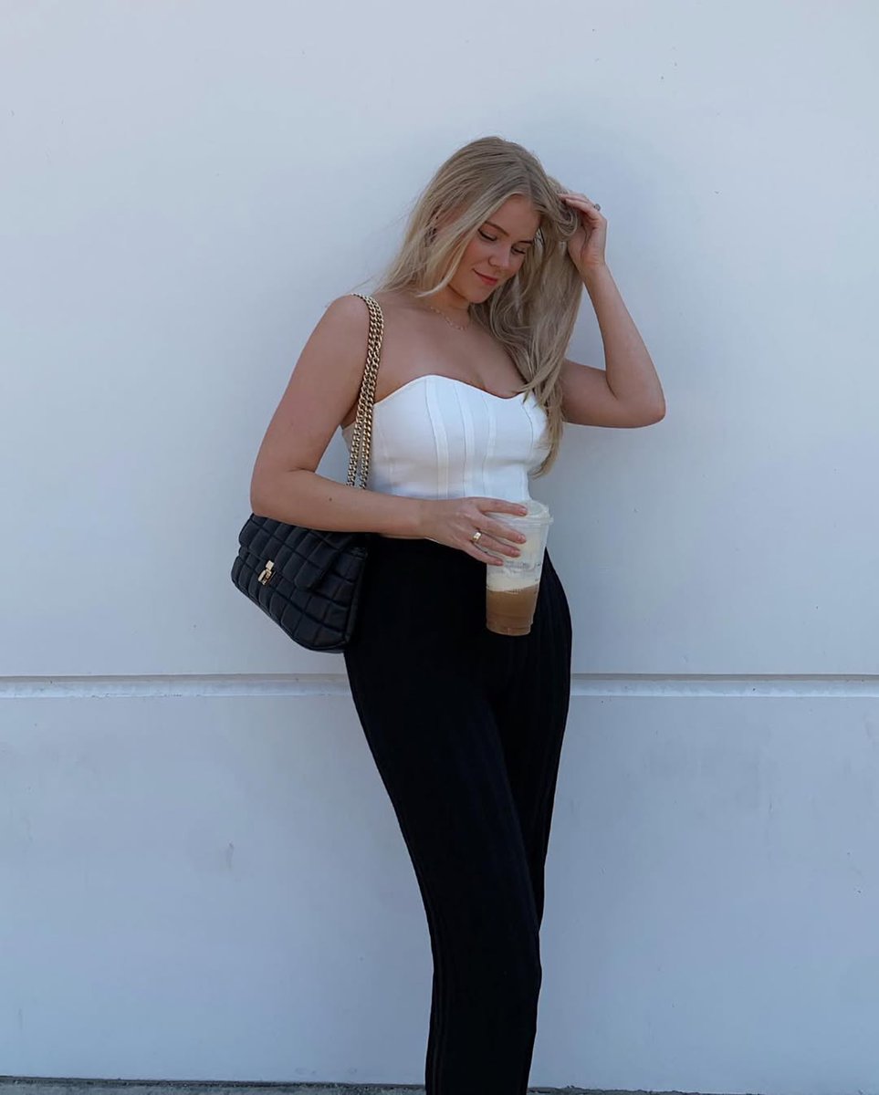 trey_11's tweet image. Love this casual yet cozy outfit 😌