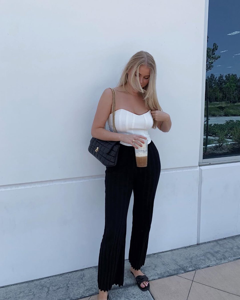 trey_11's tweet image. Love this casual yet cozy outfit 😌