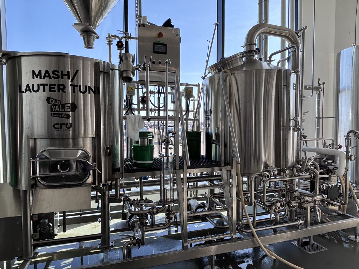 Attending a preview of the new ⁦<a href="/oldyalebrewing/">Old Yale Brewing</a>⁩ brewery in Beaumont. Big and bright. Looking forward to seeing what they can do.