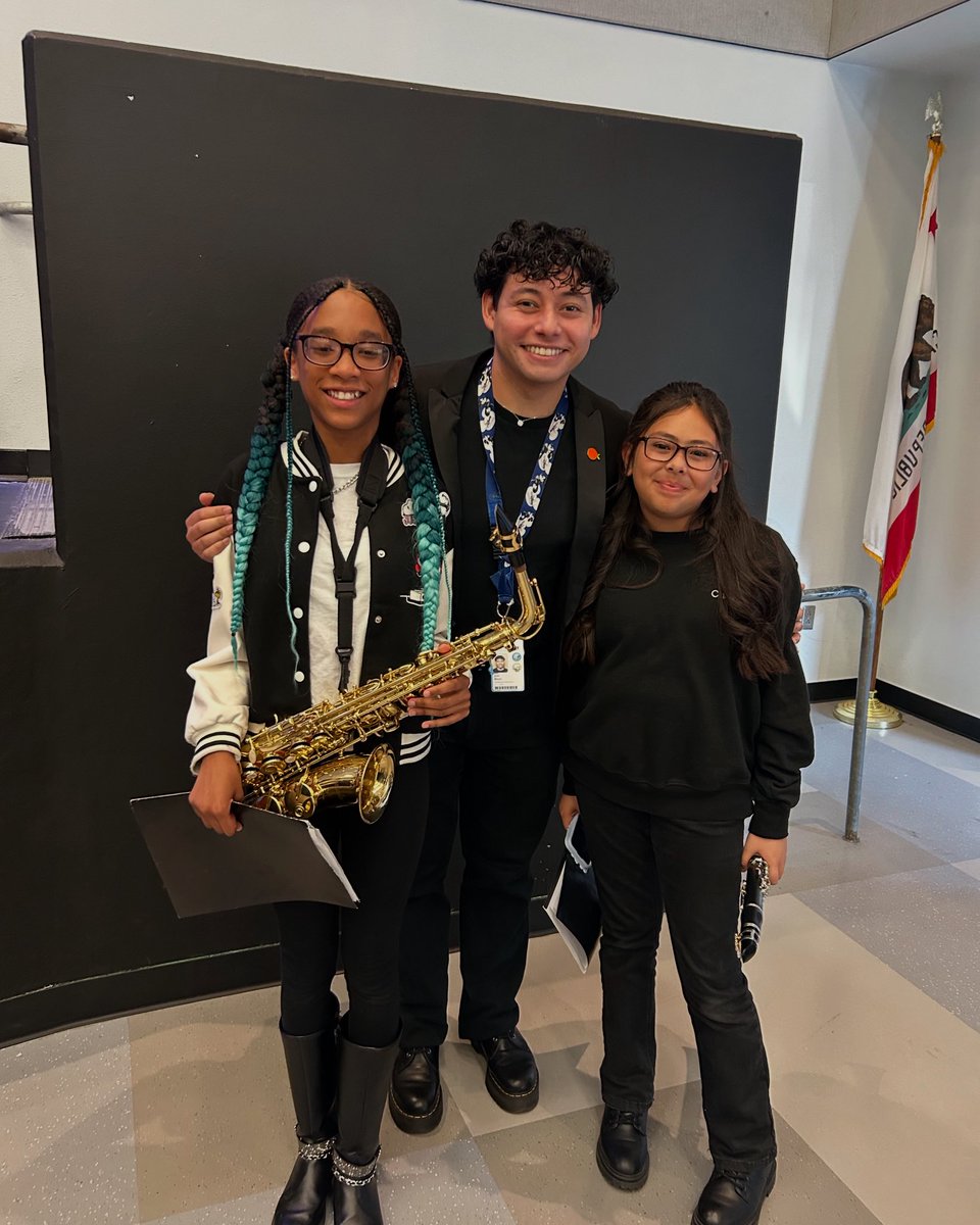 Shout out to our Falcon Honor Band musicians Amaris Rivas (clarinet) and Jordyn Portis (saxophone) for their performance! Kudos to their music teacher Mr. Reyes for his ongoing support! #FalconsUnitedInExcellence