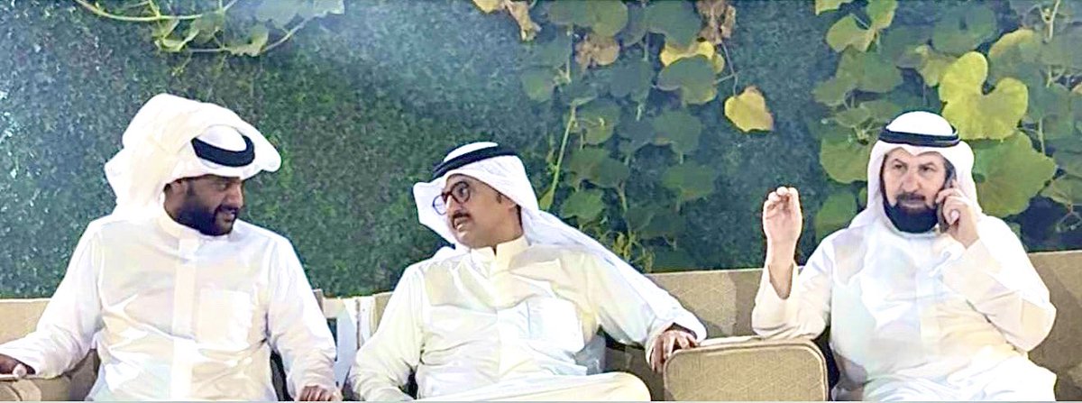 كلن له من اسمه حصتن بالاسم منقَسمه
وانتو من حمى الأسمى وزاد الأسم بفعوله

خـالـد لاسـعى فـأمر النشـاما لازم يخَتمـه
وعبـدالعزيز الـلي يشيـل النقـل بحمـولـه

حداهم لي الفخر اسمي مسمى على اسمه
وحداهم جيناتي ثلثينها منه جات منقـولـه

<a href="/ALshuleame/">خالد الشليمي</a> 
<a href="/AzizDaLawyer/">عبدالعزيز الشليمي</a>