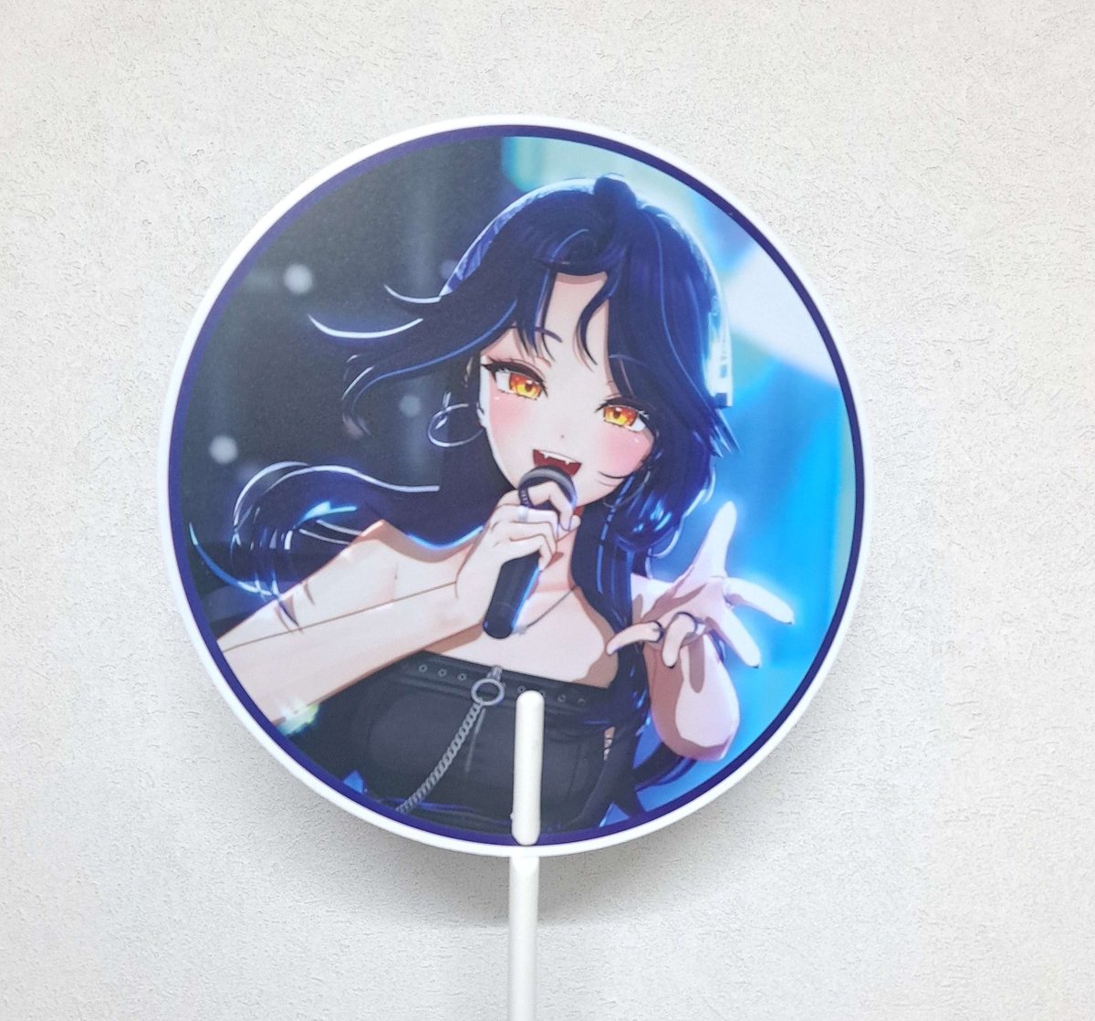 이세페 토요일 릴파님 부채 소소하게 나눔하려 합니다

자리를 지정해놓고 나눔하지 않고 말 그대로 소소하게 나눌 예정이기 때문에

당일 인상착의와 함께 고지드릴테니 보고 찾아와주시면 드리도록 하겠습니다

현장에서 지인들과 50명정도 단위로 모여있을 예정이어서 눈치껏 말걸어주시면 됩니당