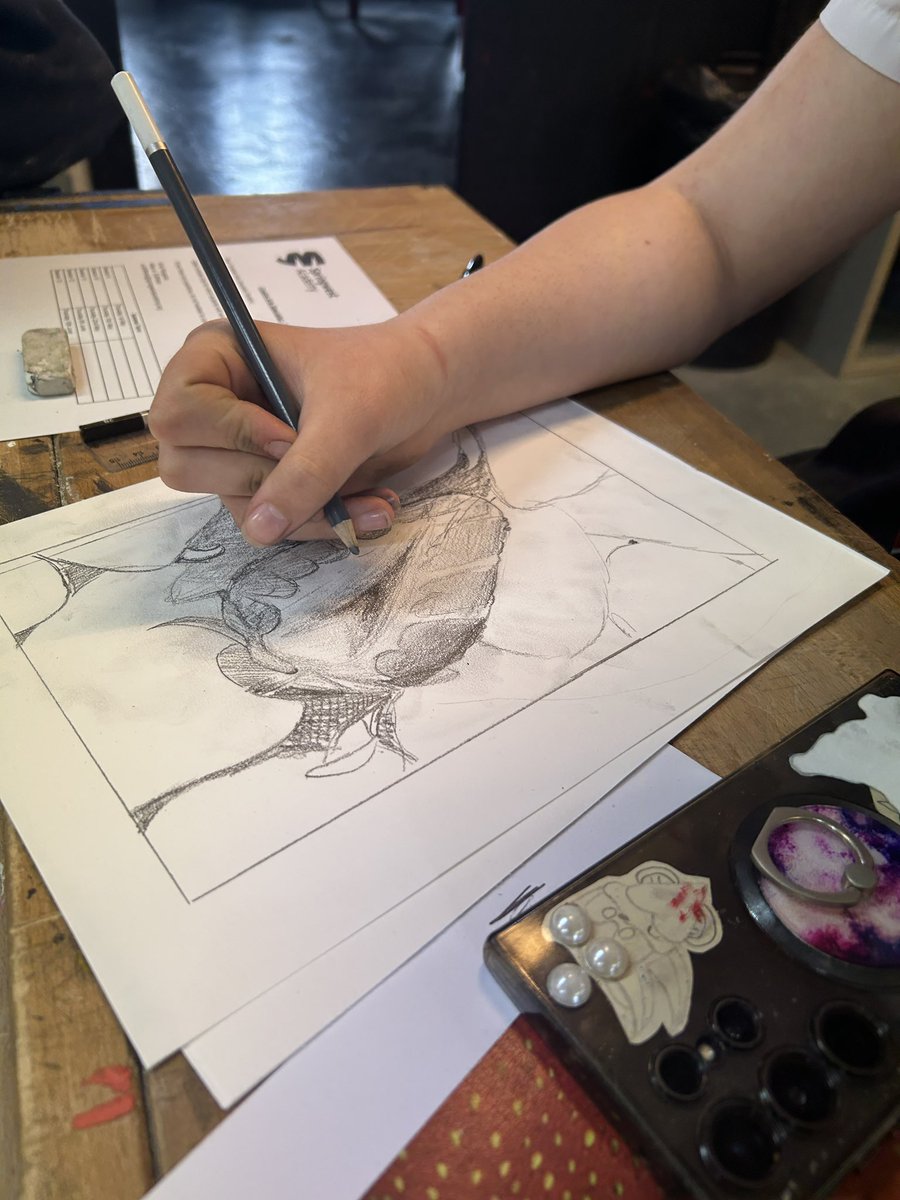 Our Creative Arts Specialist students explored continuous line drawings of fruit, then developed them in unique styles using various mediums. A fun, creative session full of imagination and artistic flair! #CreativeArts #Springwestshines <a href="/SpringwestA/">Springwest Academy 💙</a> <a href="/Artsmarkaward/">Artsmark</a>