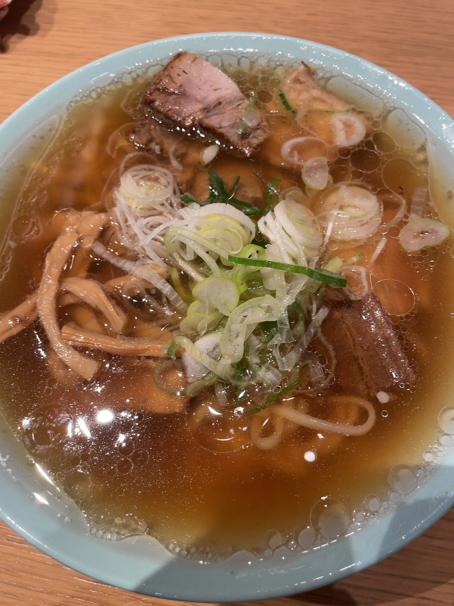 #虎ノ門ヒルズ
#たきちゃんラーメン 
雨の日は濡れずに食べれる。
醤油ラーメン950円