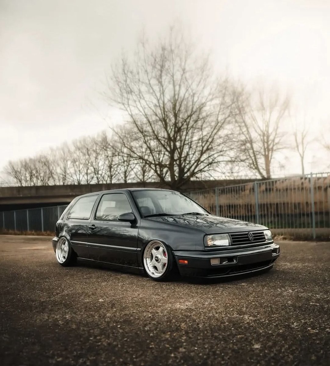 EpicDubs's tweet photo. 🌪️ VR6
#VW #Volkswagen #Mk3 #VwGolf #Vr6 #Mk3Golf #BBSRF #BBSwheels #Stanced #DubLife https://t.co/QuG7pld8Nn