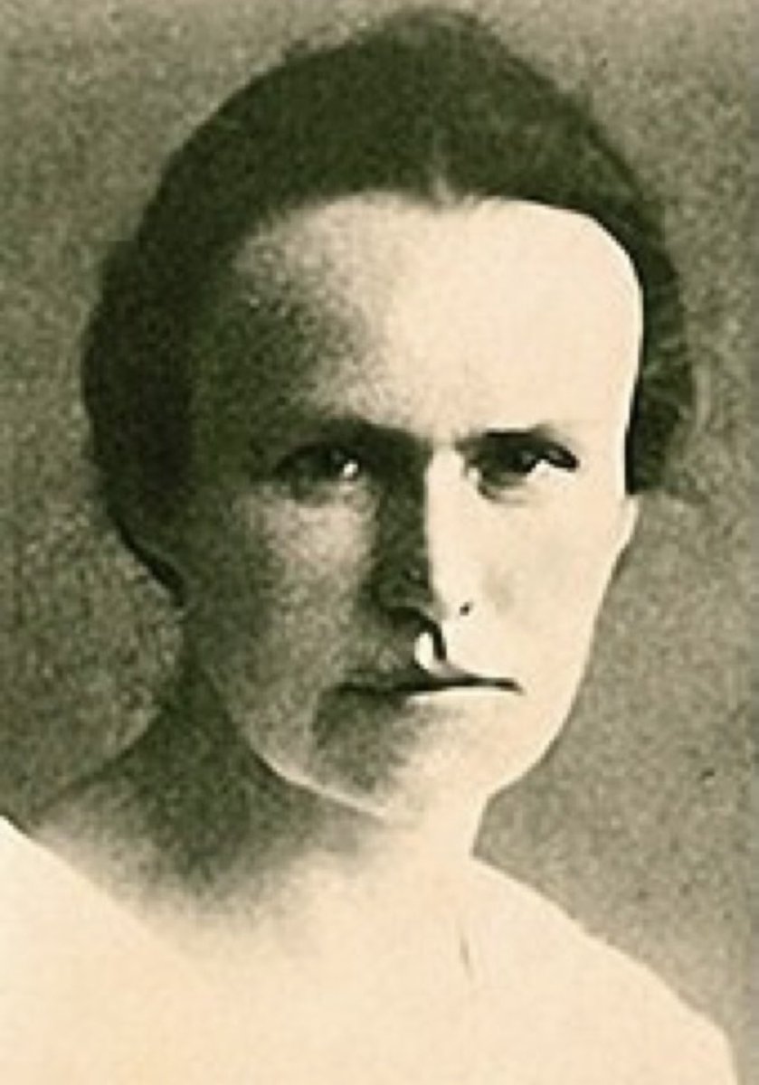 Peine01's tweet photo. Marianne Grunthal (31. Januar 1896 - 2. Mai 1945)war Lehrerin. Nach Hitlers Tod rief sie aus:"Gott sei Dank,dann gibt es Frieden!" Das hörten SS Leute. Sie hängten ihr ein Pappschild um und erhängten sie unter den Augen von Zeugen an einem Laternenmast. https://t.co/Z6mQHldUvy