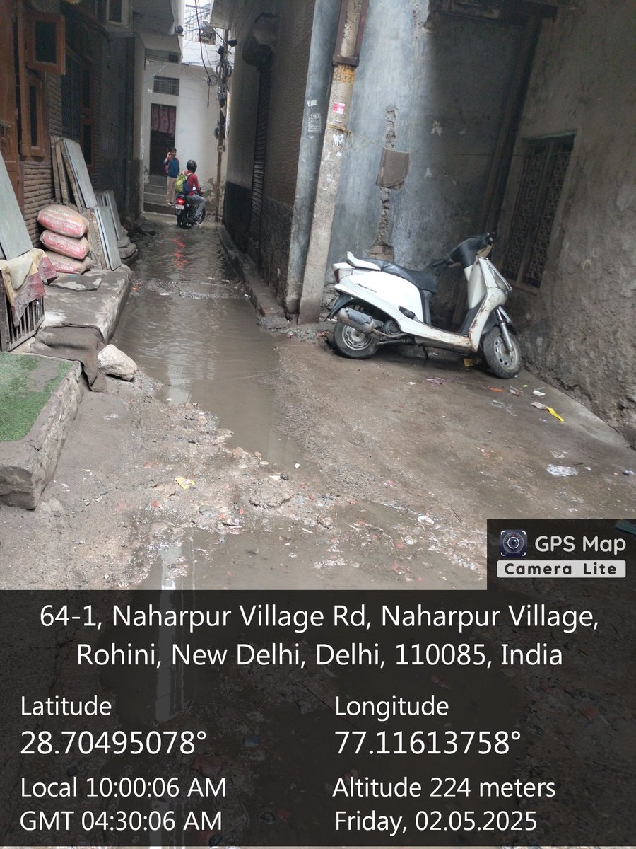 Devende86005764's tweet photo. @dcrohinizone @MCD_Delhi @CMODelhi @LtGovDelhi यह हाल है दिल्ली विधानसभा अध्यक्ष के विधानसभा क्षेत्र  नाहरपुर गांव रोहिणी का जहां कई बार कंप्लेंट कर ली पर समस्या का कोई समाधान नहीं निकल रहा https://t.co/q8dLsbtBVd