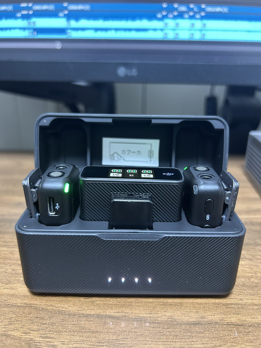 HubLab_Okinawa's tweet photo. 動画作りは音声も大事🗣️

僕はいつもiPhoneで撮影しているので、スマホにも接続可能なDJIのマイクを使っています🎙️

最近は手頃な価格で買えるワイヤレスマイクも豊富になって、良い世の中になりました☺️ https://t.co/hXVEllEMIG