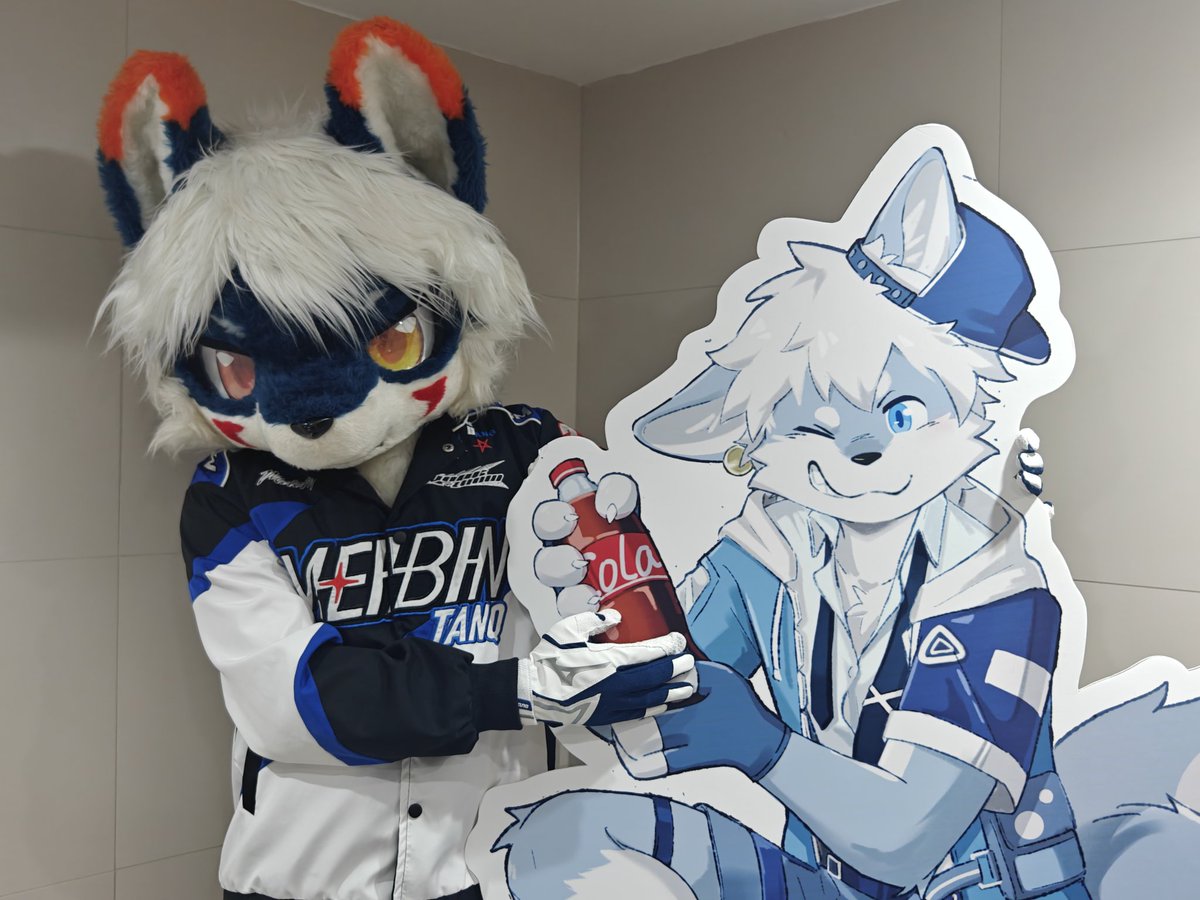 #FursuitFriday  /// 库  米 ///
———————————— 🦊
🦊 🐺   ➠  ❤️ 🥤 ✓
 丨-<a href="/colawolf7/">汤田小狼</a> 
📸：Kumi ( ?