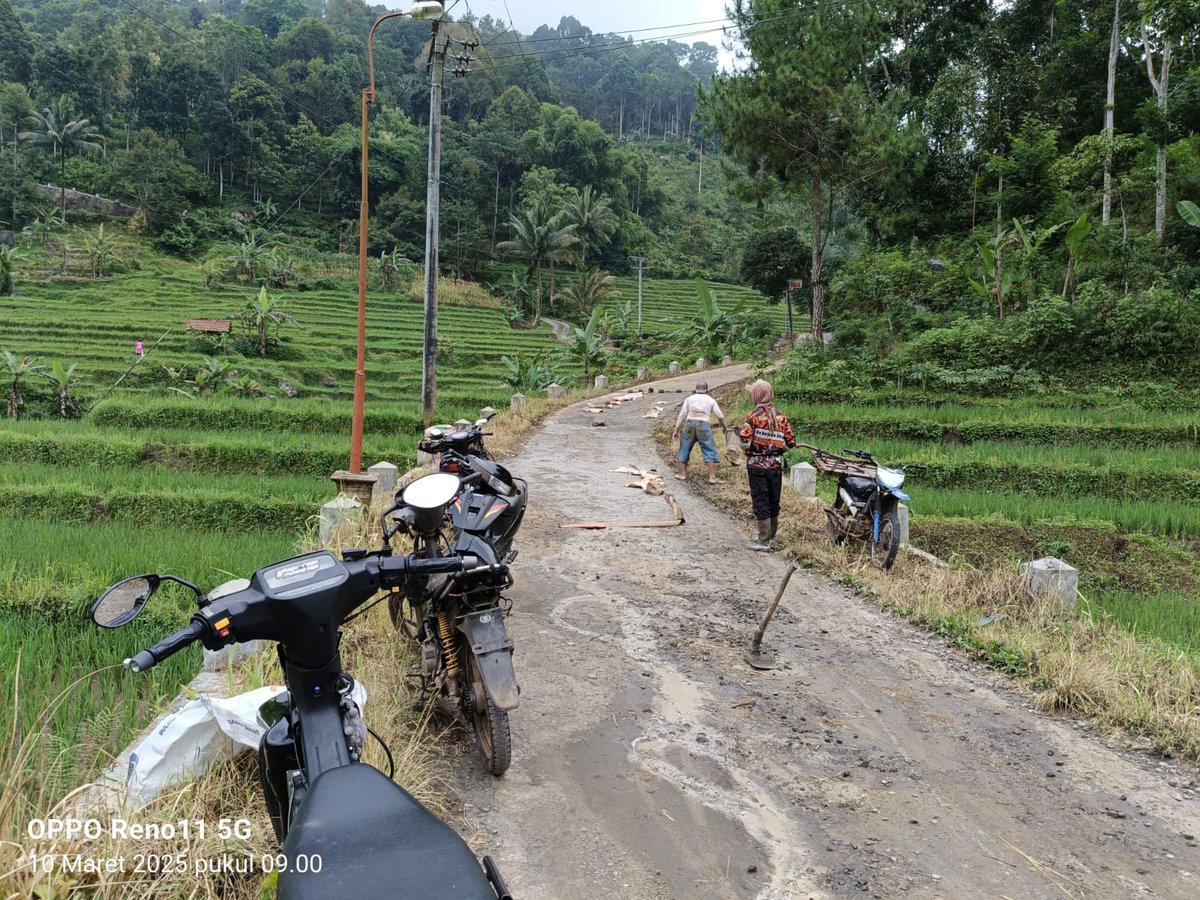 Budi Paparrazzi (@budi_paparrazzi) on Twitter photo Pemetaan Potensi Pangan desa Talun Kecamatan Ngebel Kabupaten Ponorogo
#TPPBersamaMenteriDesa
<a href="/prabowo/">Prabowo Subianto</a>
<a href="/YandriSusanto27/">Yandri Susanto</a>
<a href="/ArizaPatria/">Ariza Patria</a>
<a href="/taufikmadjid71/">IG : taufik.madjid</a>
<a href="/kemendespdt/">#BangunDesaBangunIndonesia</a>
<a href="/bpsdmkemendesa/">Bpsdm Kemendesa</a> Pemetaan Potensi Pangan desa Talun Kecamatan Ngebel Kabupaten Ponorogo
#TPPBersamaMenteriDesa
<a href="/prabowo/">Prabowo Subianto</a>
<a href="/YandriSusanto27/">Yandri Susanto</a>
<a href="/ArizaPatria/">Ariza Patria</a>
<a href="/taufikmadjid71/">IG : taufik.madjid</a>
<a href="/kemendespdt/">#BangunDesaBangunIndonesia</a>
<a href="/bpsdmkemendesa/">Bpsdm Kemendesa</a>