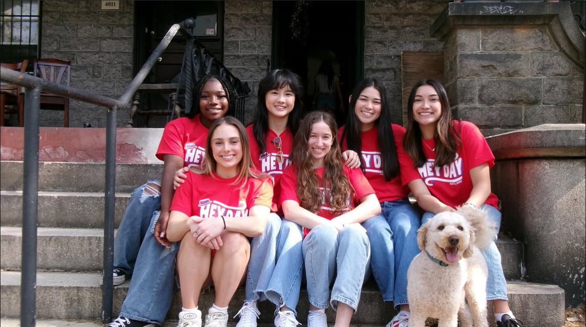 PennGym's tweet image. Happy Hey Day! ❤️💙🎉

Hey Day is a tradition at Penn that celebrates juniors becoming seniors. Since 1916, juniors march down Locust Walk wearing red shirts and straw hats, carrying bamboo canes, officially declaring their senior status.

Congrats Class of 2026!