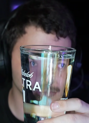 Bushiehalf tweet media