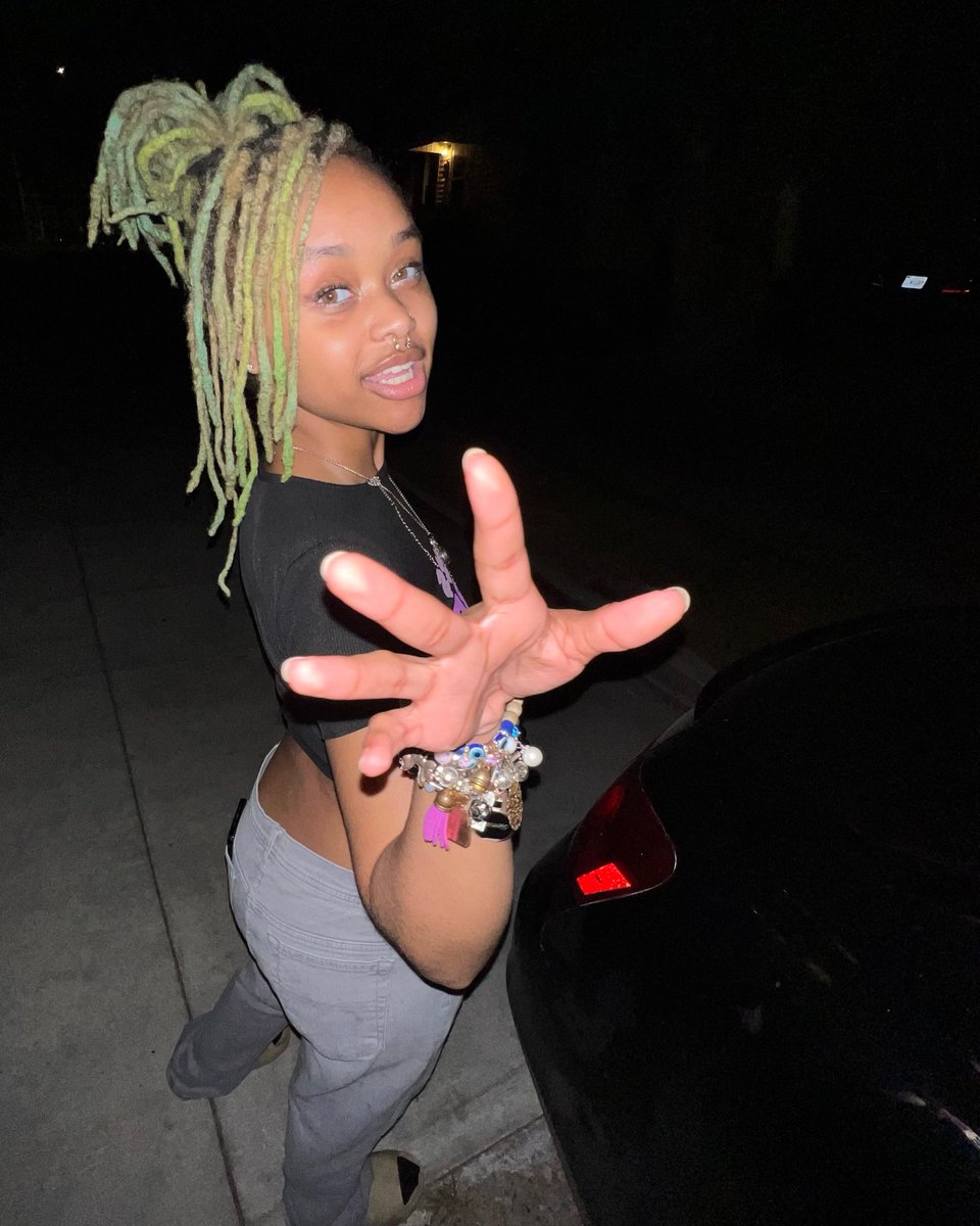 Syd tweet media