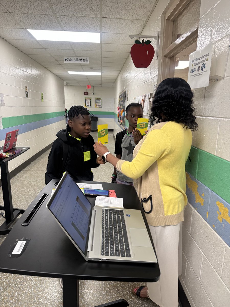 Howard Hall tweet media