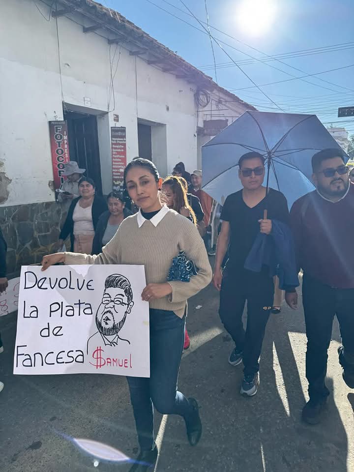 PazRaquel53275's tweet photo. #CONCLUTUTOBOL  @soyfdelrincon  Samuel doria medina es un mentiroso, que debe millones a la empresa de cemento fancesa https://t.co/4iCMTqs2kh