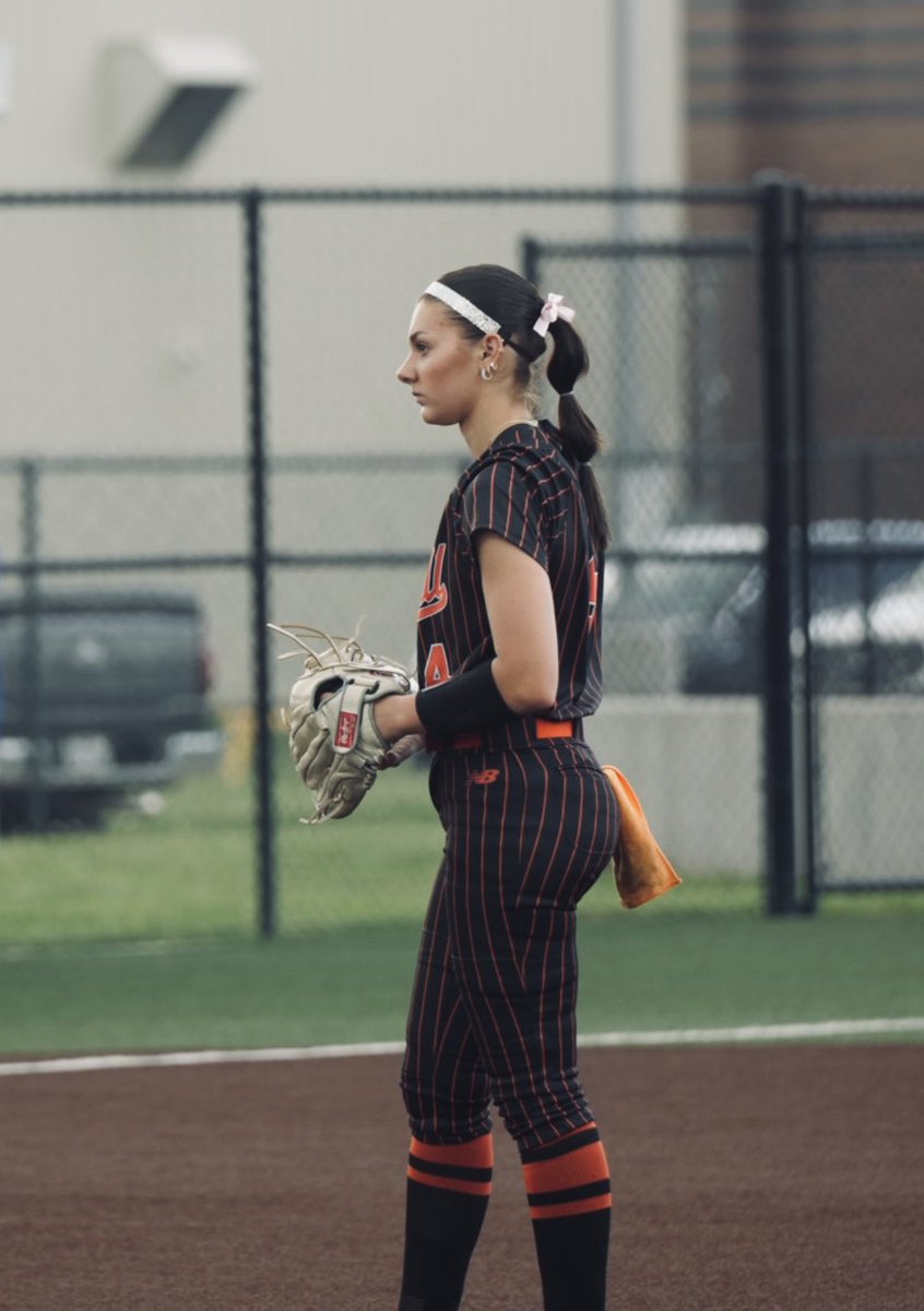 PRESSURE IS A PRIVILEGE 🐝
#JFND | <a href="/RHSJacketSB/">Rockwall Lady Jacket Softball</a>