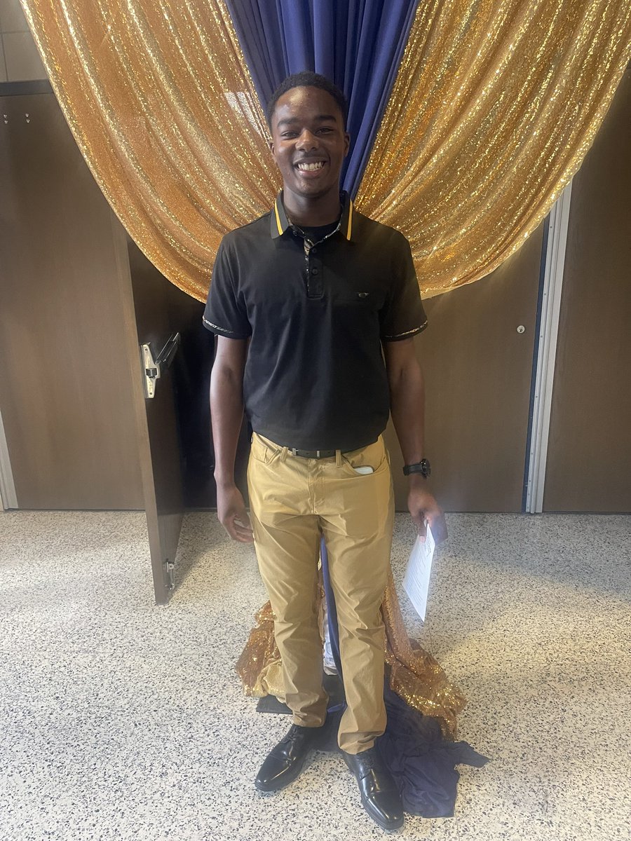 Congratulations to our student-athlete Jr. Chris Crainey on being inducted into the National Honor Society! #CityofChampions #NHS #AcademicChampion