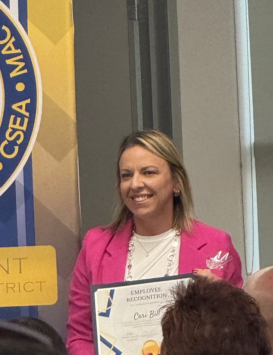 Congratulations to Principal Cari Bill on receiving management employee of the month!  Way to go!