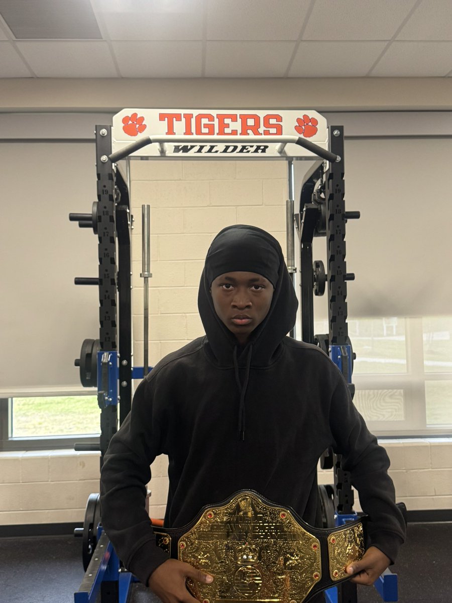 JRT_Football's tweet image. #PillarPlayer goes to @kjspam403! Hard working at all times in weight room. Was also the #FastCat today hitting 20+mph! #CWCW
