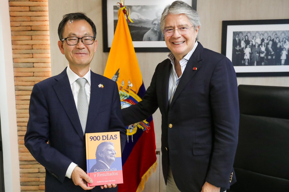 LassoGuillermo's tweet image. Hoy saludé al embajador de Corea, Jae Hyun SHIM. Conversamos sobre la visita de alto nivel a Seúl en octubre de 2023, donde pre-firmamos el Acuerdo Estratégico de Cooperación Económica (SECA) y suscribimos instrumentos bilaterales de cooperación en seguridad, defensa y asistencia…