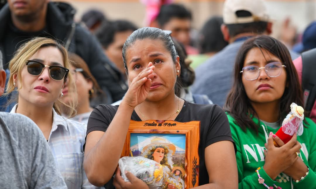 ArequipaPlay's tweet photo. Así se vivió hoy primero de mayo la Festividad de la Virgen de Chapi en el distrito de Polobaya. Más de 200 mil feligreses llegaron al santuario para mostrar su fe y devoción a la mamita.
📸 Diego Ramos Lupo
.
.
.
#arequipa #virgendechapi #arequipaplay #chapi #polobaya https://t.co/Le9vVxy2z4