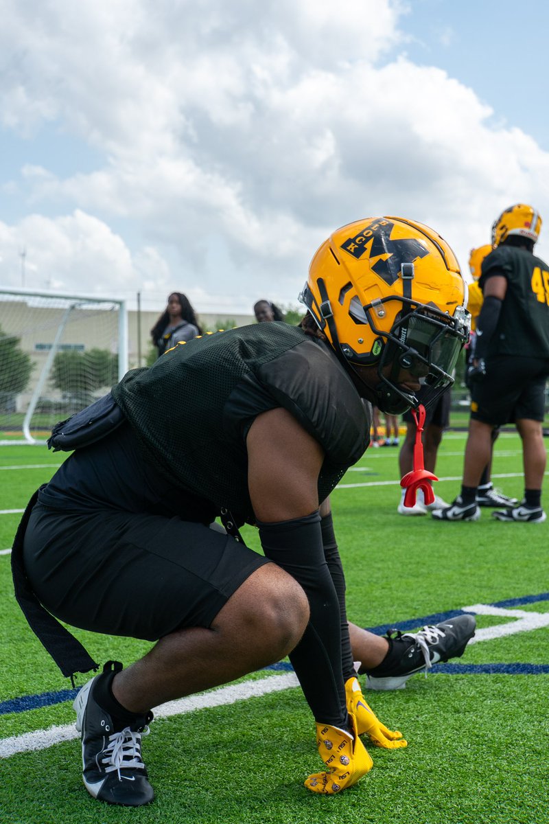 Dectric “THE MENACE🥇” Brown ✞ tweet media