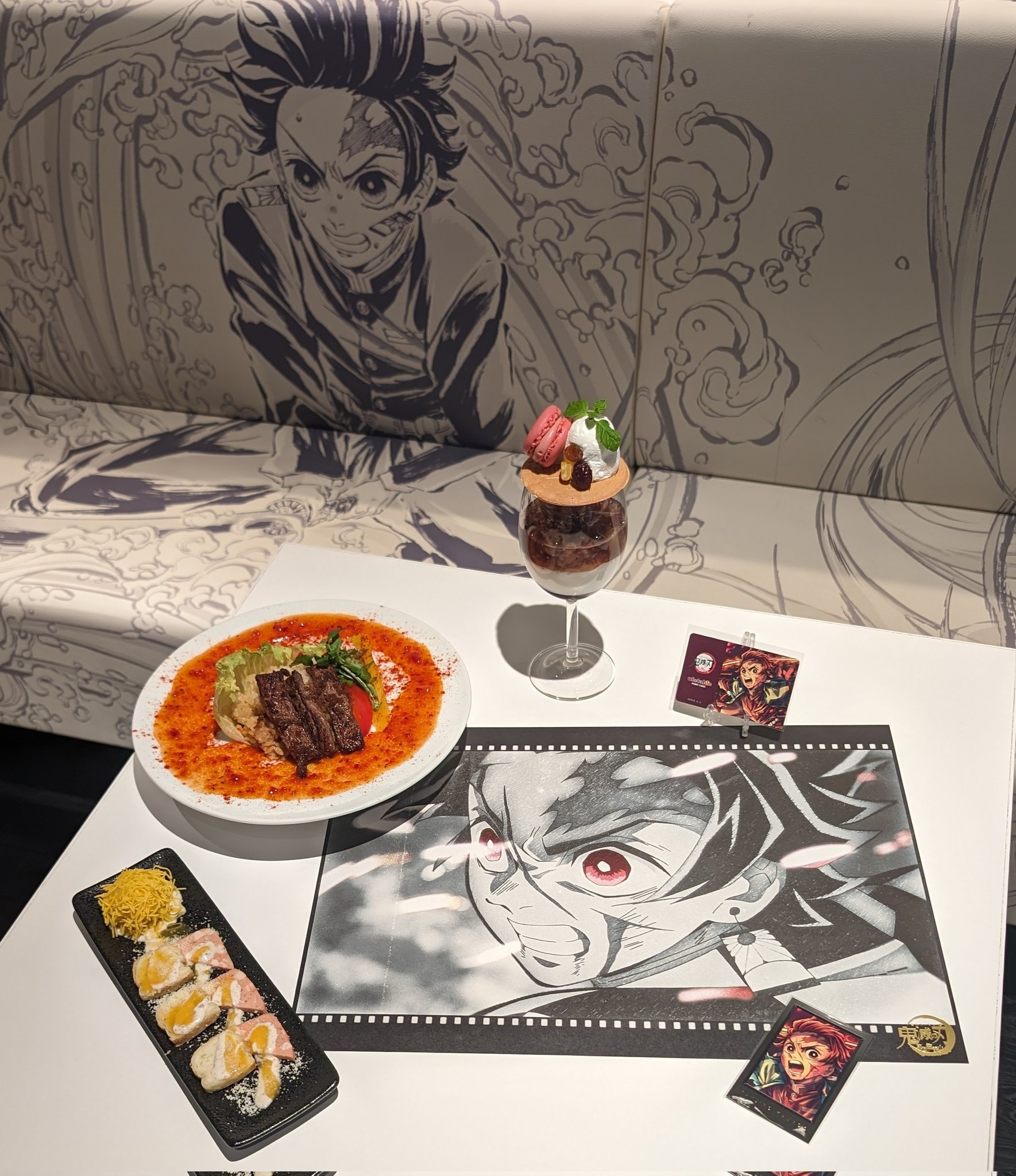 鬼滅　炭治郎セット　シアターダイニング Demon Slayer: Kimetsu no Yaiba News] I want to eat Nezuko