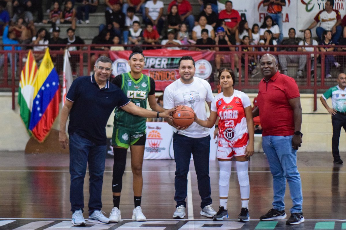 🇻🇪 Hanthony Coello, presidente de la FVB, presente en el Campeonato Nacional U17 Lara 2025. Este jueves comenzó la fase de definición en Barquisimeto.