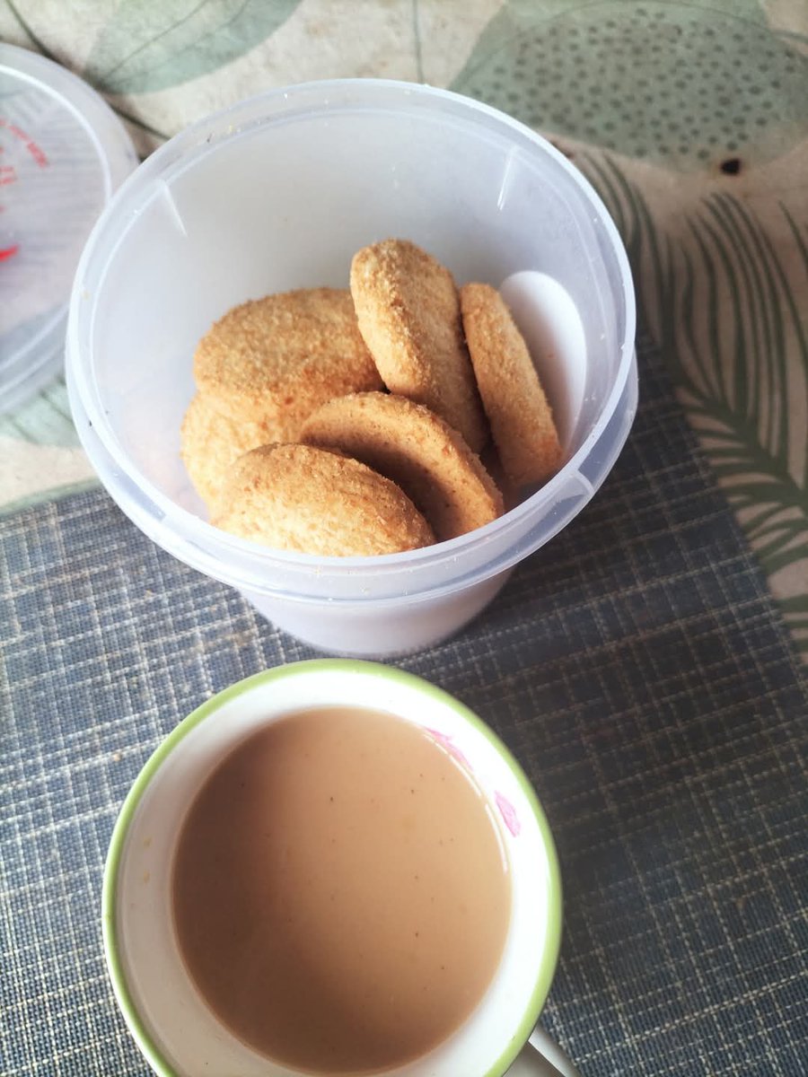 दो ही गवाह है मेरी खुशी के, एक वक्त और दूसरी #चाय ☕❤️