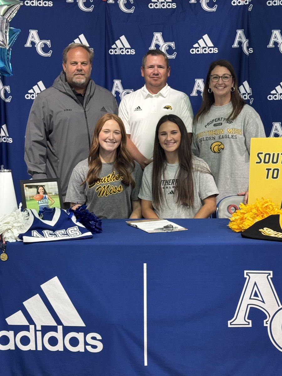 Proud of one of our Seniors Emma Massey who is going to Cheer at ⁦<a href="/SouthernMiss/">Southern Miss</a>⁩