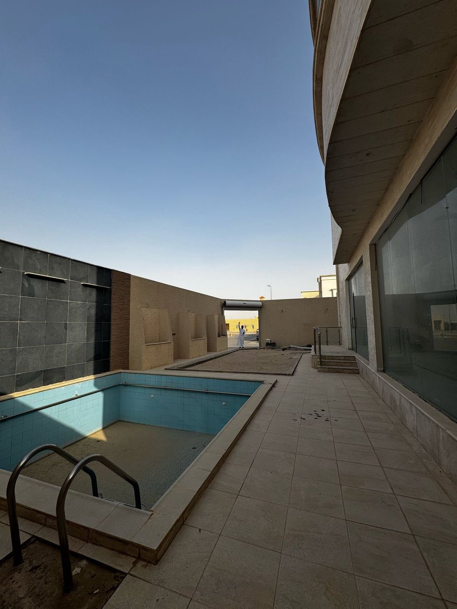 housingcapital's tweet photo. #الرياض #فلل #عقارات_الرياض #عقارات_المملكة #الرياض_الان 

*للبيع فيلا زاويه  شارع 25جنوبي شرقي بناء شخصي بالجبيله* *حد 4مليون* المساحه ٦٠٠ متر
 *للاستفسار*
 *⁠0555551028*
*المواصفات*
5غرف نوم مسبح مجلس وغرفه طعام وصاله مفتوحه https://t.co/U2sEtWKyPJ