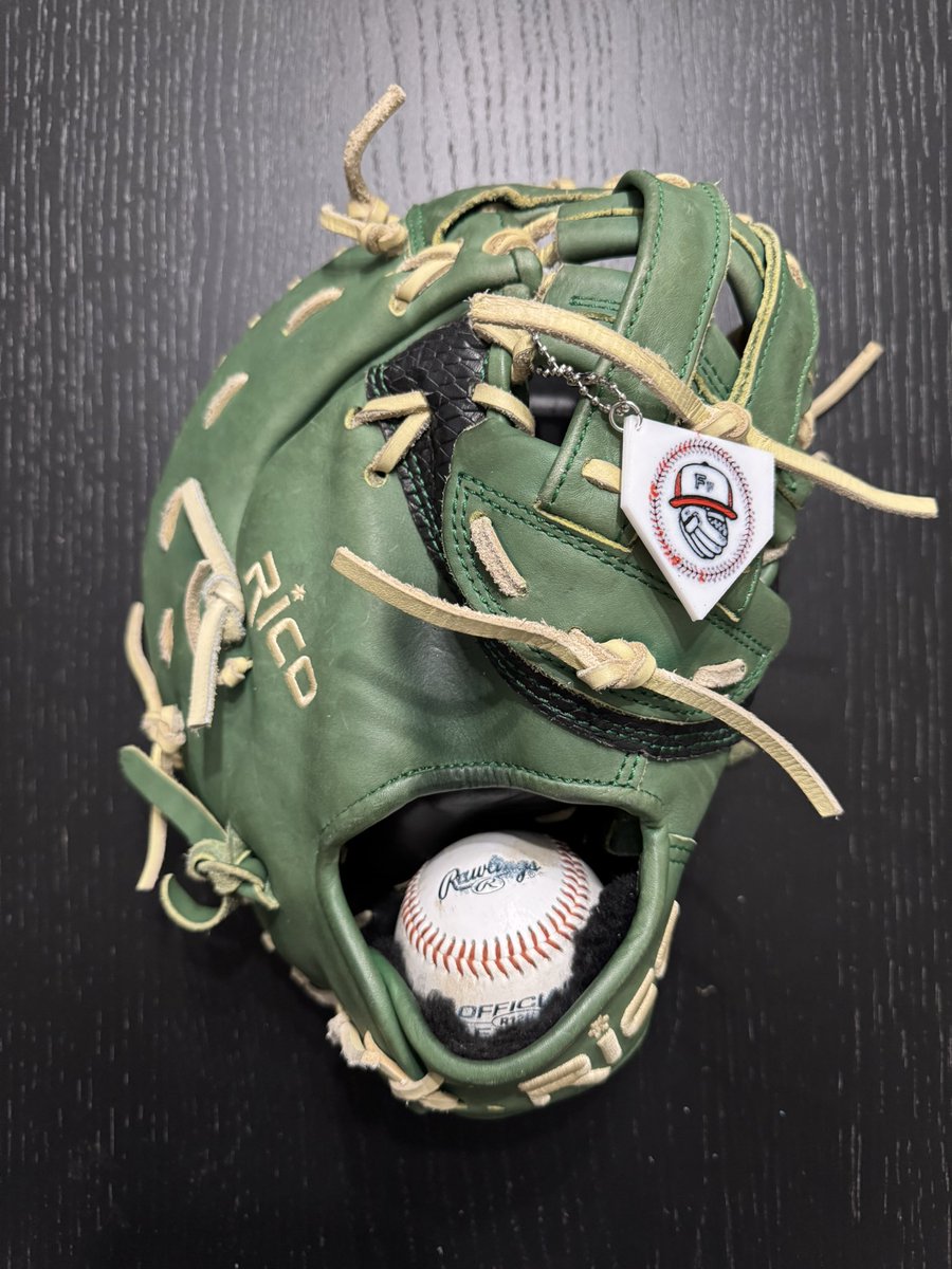 FixItFowler42's tweet image. Mid-finger lace replacement on this Rico first basemen’s mitt for our friends out in Bolt country! 24 hour turn around for @BrandonRexin36 and his @NHSBoltBaseball #FixItFowler @Starting9_37_ @skipMeyers17