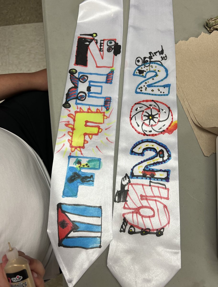 Neff_ES's tweet image. I had a vision, and my amazing Creative Arts team brought it to life! ✨ Our 5th graders are designing their own custom promotion ceremony stoles — a beautiful way to celebrate their journey and individuality. 🎓🎨