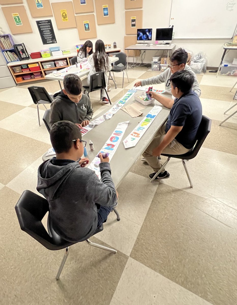 Neff_ES's tweet image. I had a vision, and my amazing Creative Arts team brought it to life! ✨ Our 5th graders are designing their own custom promotion ceremony stoles — a beautiful way to celebrate their journey and individuality. 🎓🎨